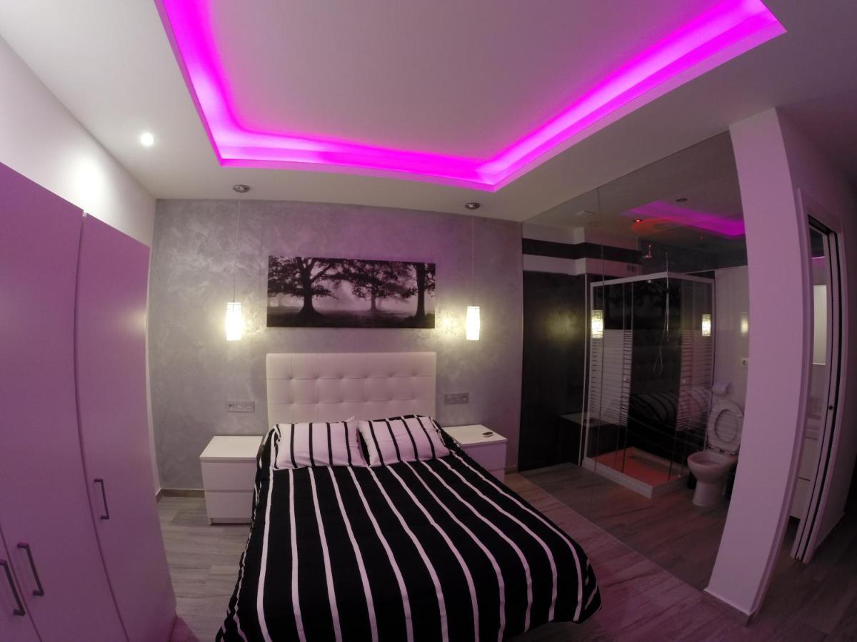 Conil Red-Black Apartment Conil De La Frontera Rum bild